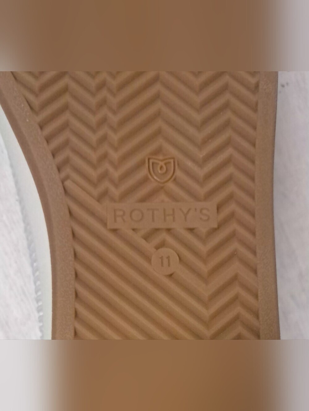 Rothy's Cream "The Lace Up" Knit Sneakers with Gum Sole Size 11 - Picture 2 of 6